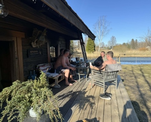 Sõprade suitsusauna õhtu Pärnumaal Wiire puhketalus